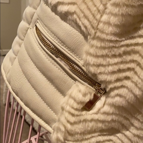 Guess Vest - Picture 3 of 4